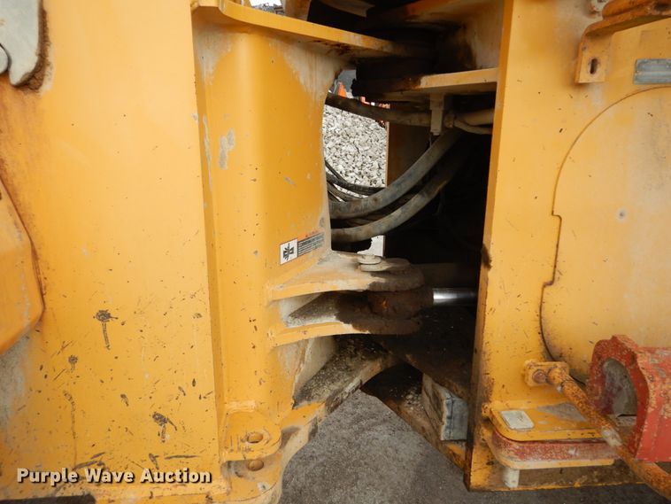 image for item HV9525 2000 John Deere 744H  wheel loader