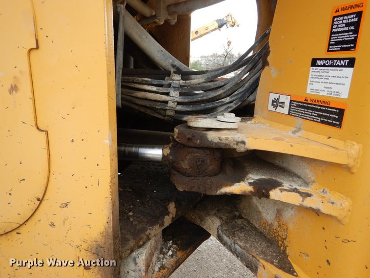 image for item HV9525 2000 John Deere 744H  wheel loader