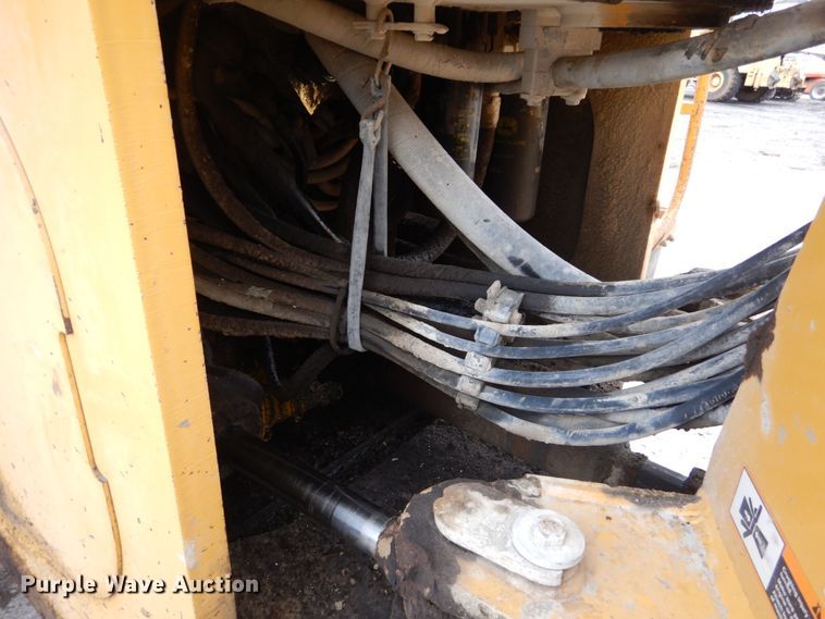 image for item HV9525 2000 John Deere 744H  wheel loader