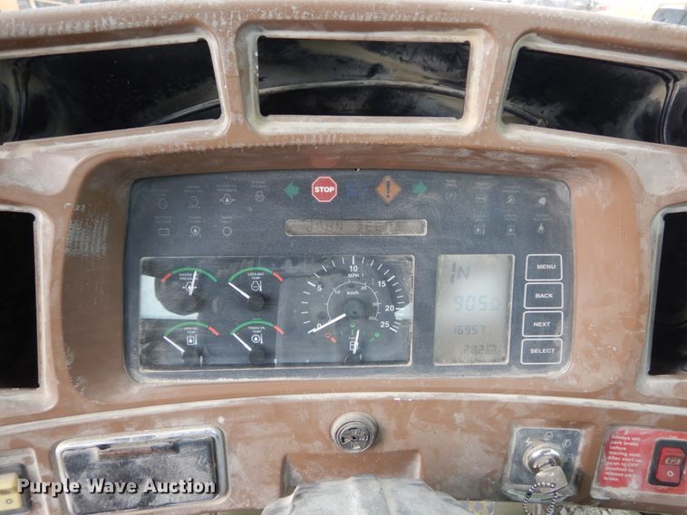 image for item HV9525 2000 John Deere 744H  wheel loader