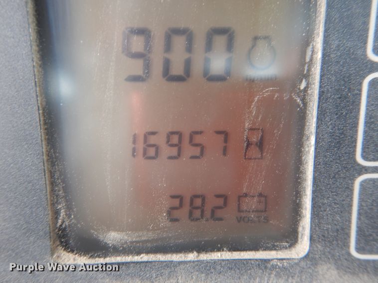 image for item HV9525 2000 John Deere 744H  wheel loader