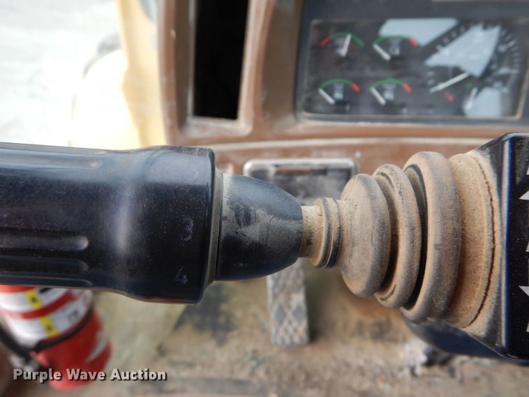 image for item HV9525 2000 John Deere 744H  wheel loader