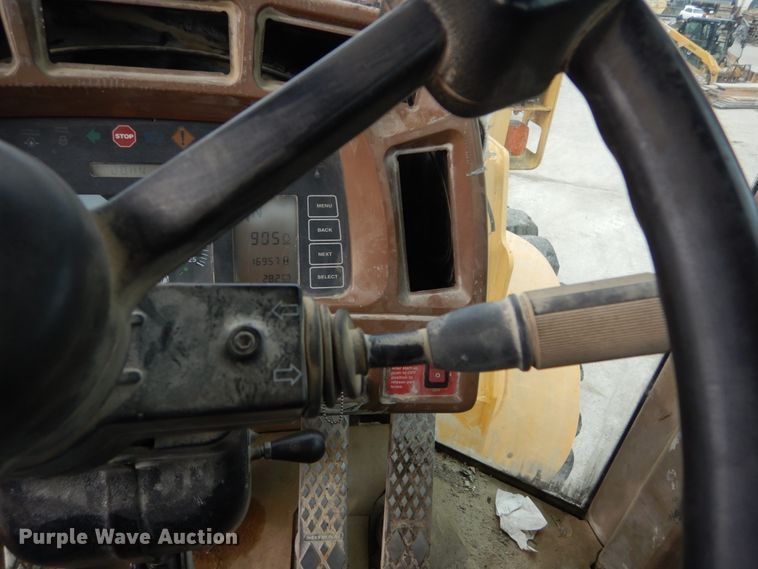 image for item HV9525 2000 John Deere 744H  wheel loader