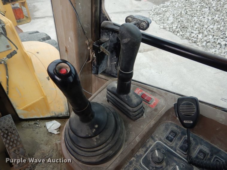 image for item HV9525 2000 John Deere 744H  wheel loader