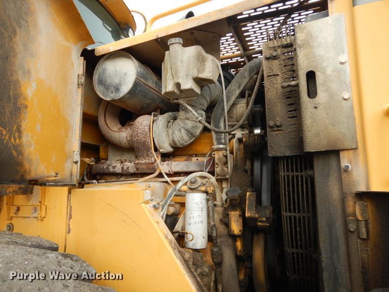 image for item HV9525 2000 John Deere 744H  wheel loader