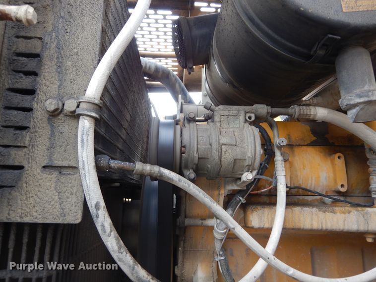 image for item HV9525 2000 John Deere 744H  wheel loader