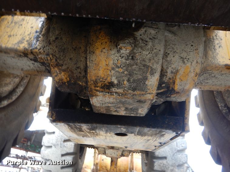 image for item HV9525 2000 John Deere 744H  wheel loader