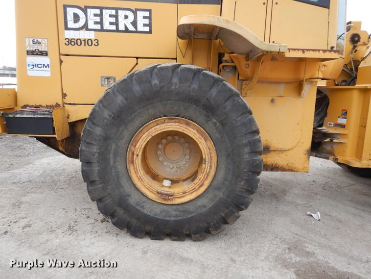 image for item HV9525 2000 John Deere 744H  wheel loader