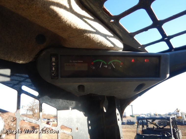 image for item HW9143 2014 John Deere 319E  tracked skid steer loader