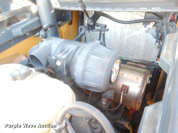 image for item HW9143 2014 John Deere 319E  tracked skid steer loader