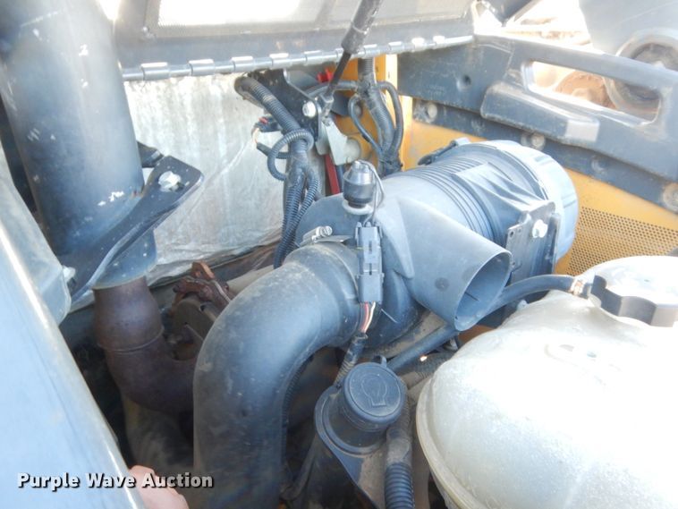 image for item HW9143 2014 John Deere 319E  tracked skid steer loader