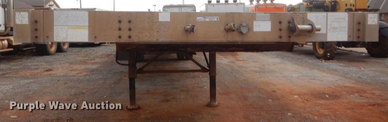 image for item HW9173 1995 Wilson CF-900 flatbed trailer