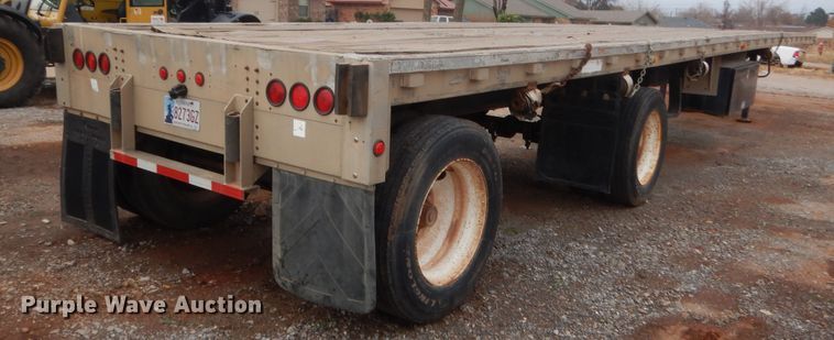 image for item HW9173 1995 Wilson CF-900 flatbed trailer