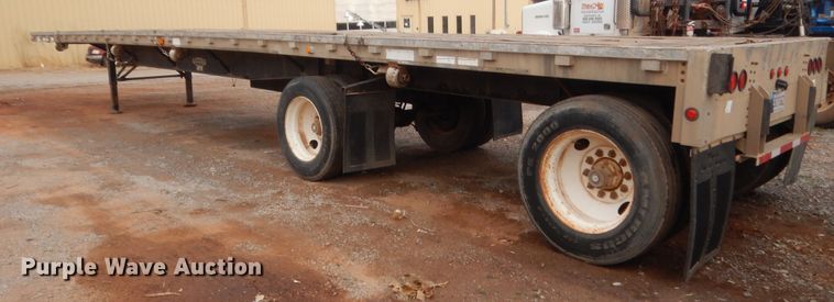 image for item HW9173 1995 Wilson CF-900 flatbed trailer