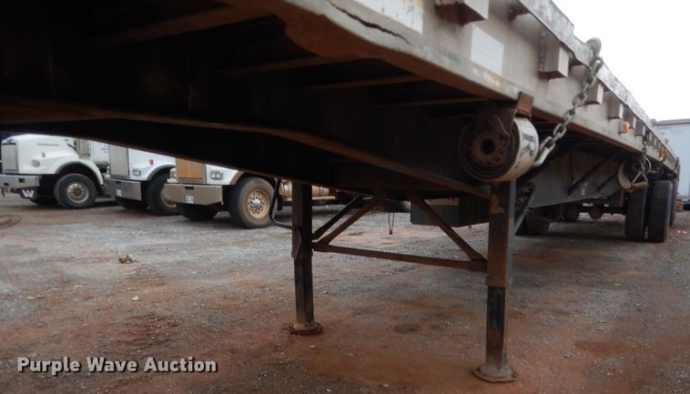 image for item HW9173 1995 Wilson CF-900 flatbed trailer
