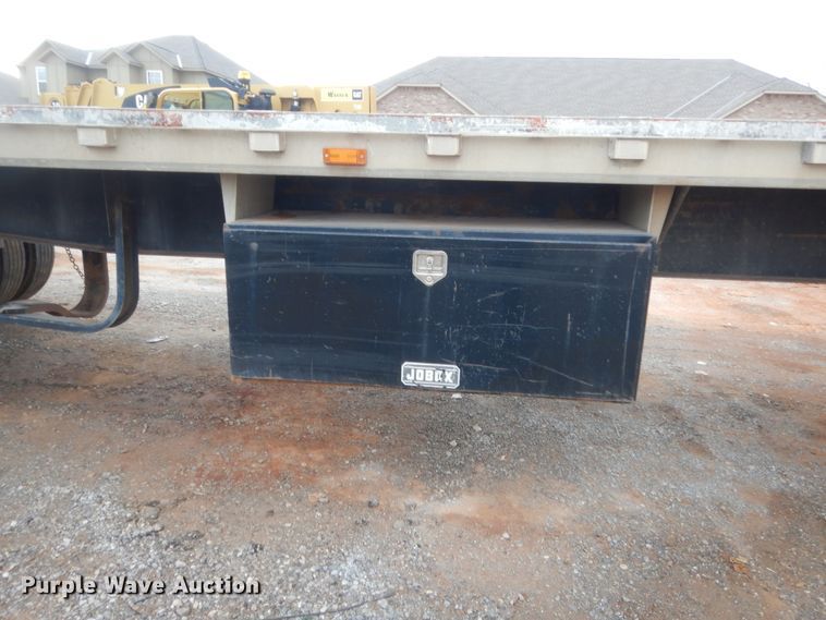 image for item HW9173 1995 Wilson CF-900 flatbed trailer