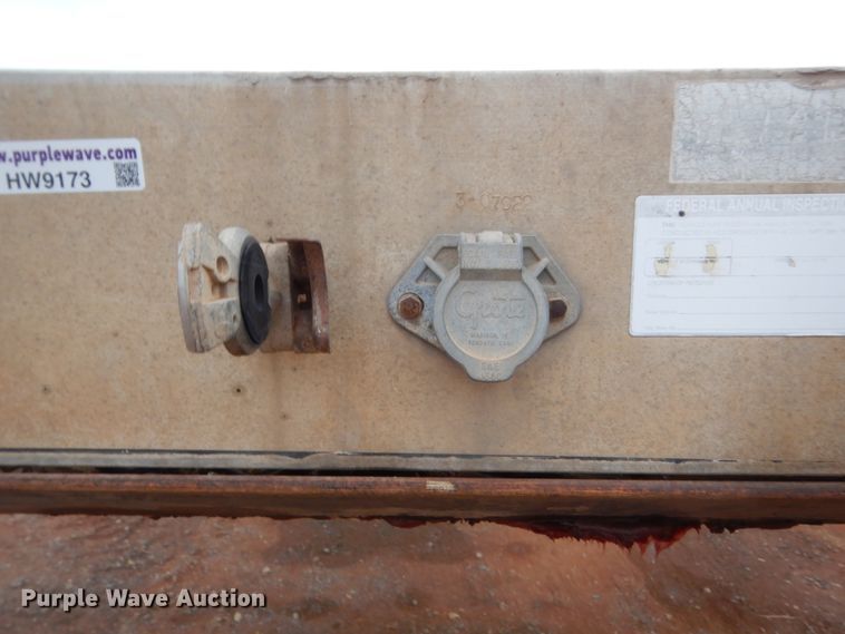 image for item HW9173 1995 Wilson CF-900 flatbed trailer