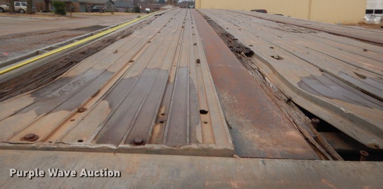 image for item HW9173 1995 Wilson CF-900 flatbed trailer