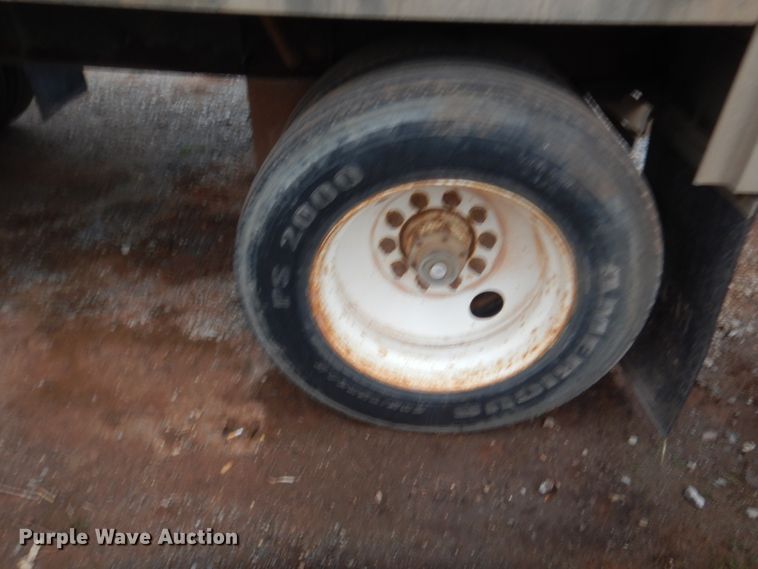 image for item HW9173 1995 Wilson CF-900 flatbed trailer