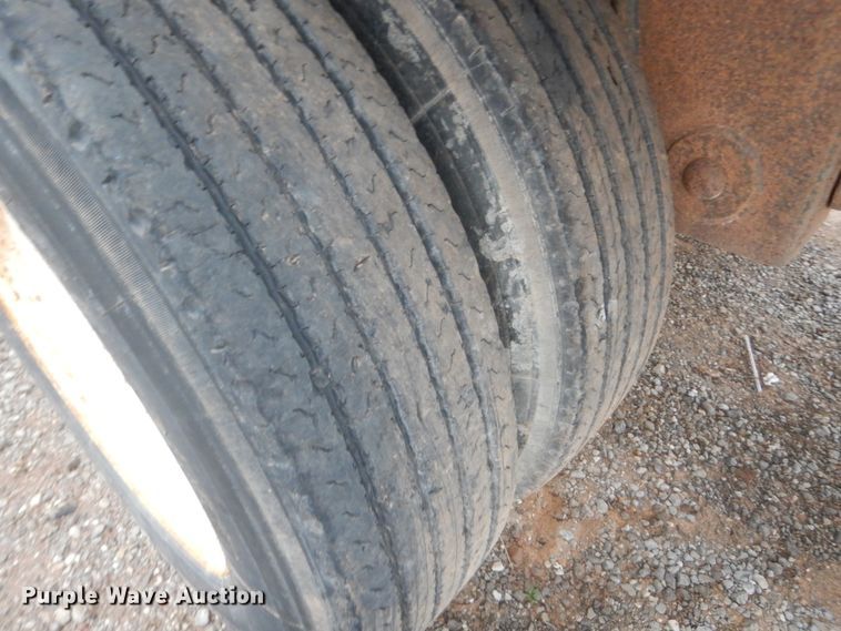 image for item HW9173 1995 Wilson CF-900 flatbed trailer