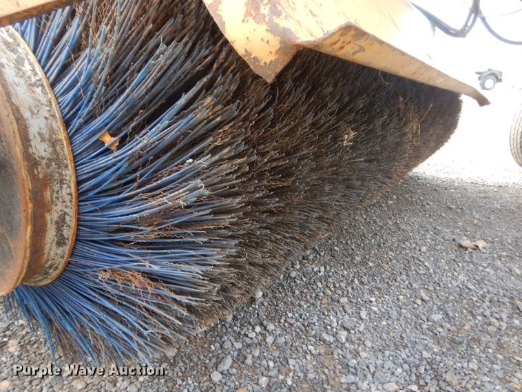 image for item HW9175 Rosco RB48  broom