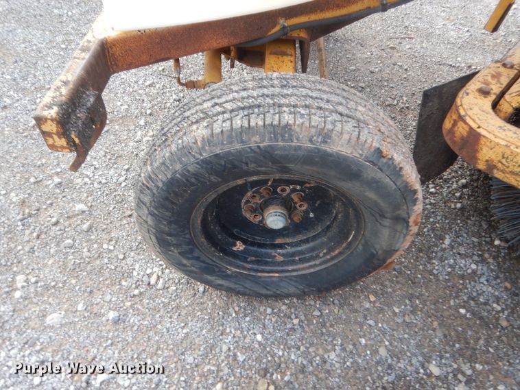 image for item HW9175 Rosco RB48  broom