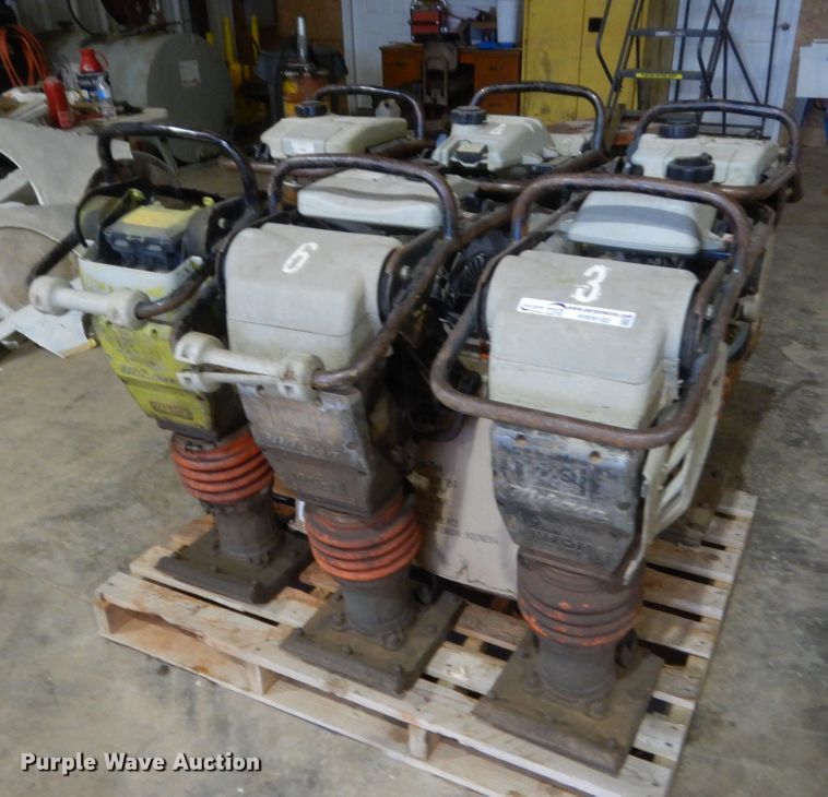 image for item HW9182 Approximately 6 Mikasa MTX-70 plate compactor