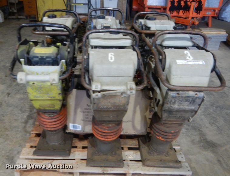 image for item HW9182 Approximately 6 Mikasa MTX-70 plate compactor