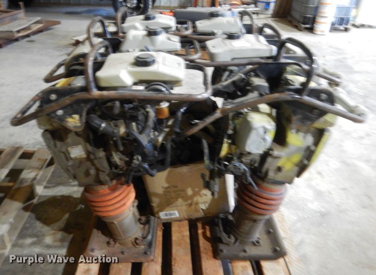 image for item HW9182 Approximately 6 Mikasa MTX-70 plate compactor