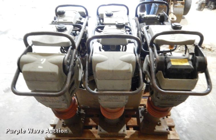 image for item HW9182 Approximately 6 Mikasa MTX-70 plate compactor