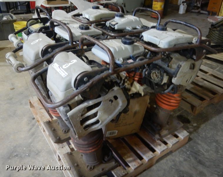 image for item HW9182 Approximately 6 Mikasa MTX-70 plate compactor