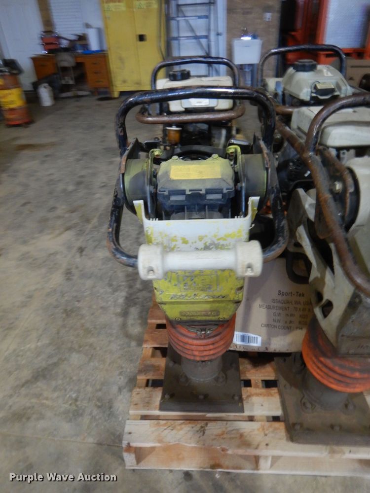 image for item HW9182 Approximately 6 Mikasa MTX-70 plate compactor