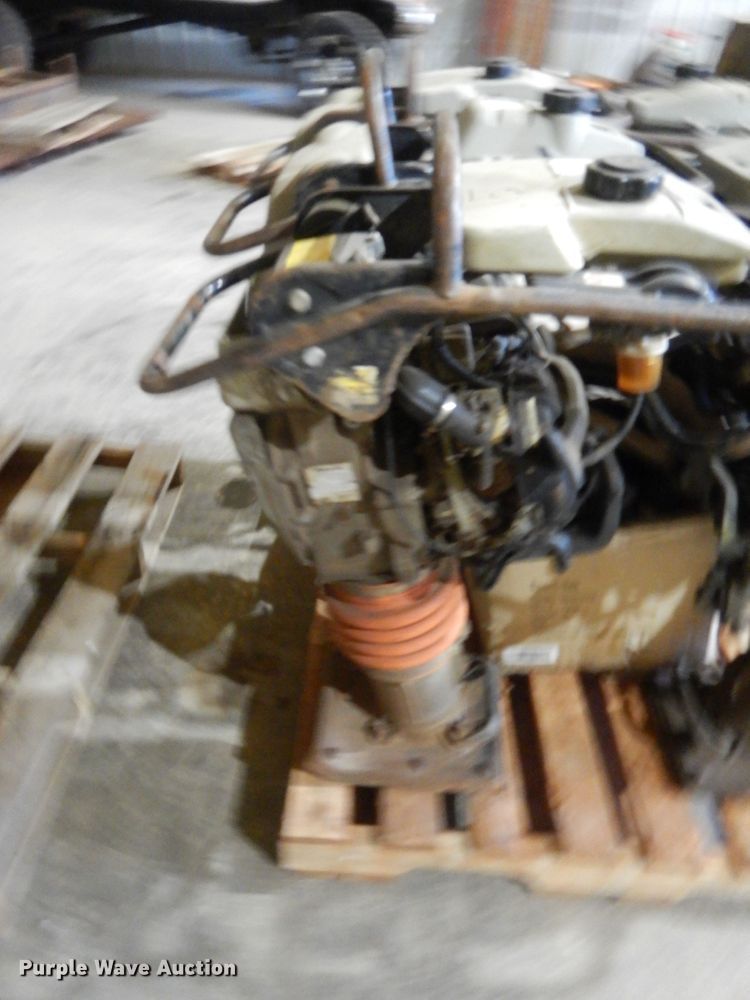 image for item HW9182 Approximately 6 Mikasa MTX-70 plate compactor