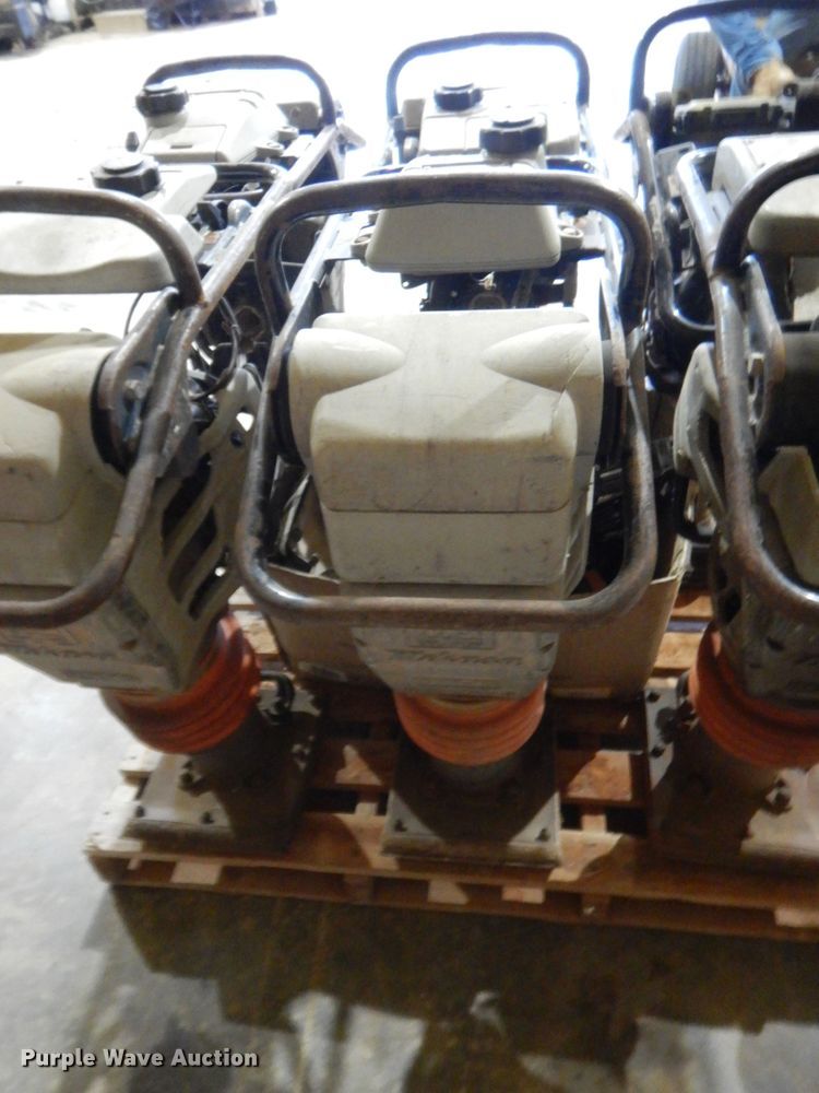 image for item HW9182 Approximately 6 Mikasa MTX-70 plate compactor