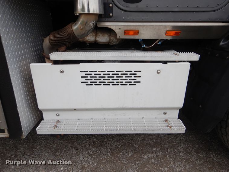 image for item HX9008 2015 Caterpillar CT660  vacuum truck