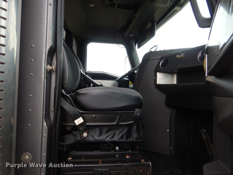 image for item HX9008 2015 Caterpillar CT660  vacuum truck