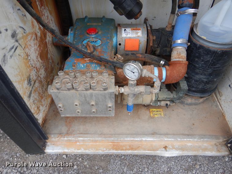 image for item HX9008 2015 Caterpillar CT660  vacuum truck