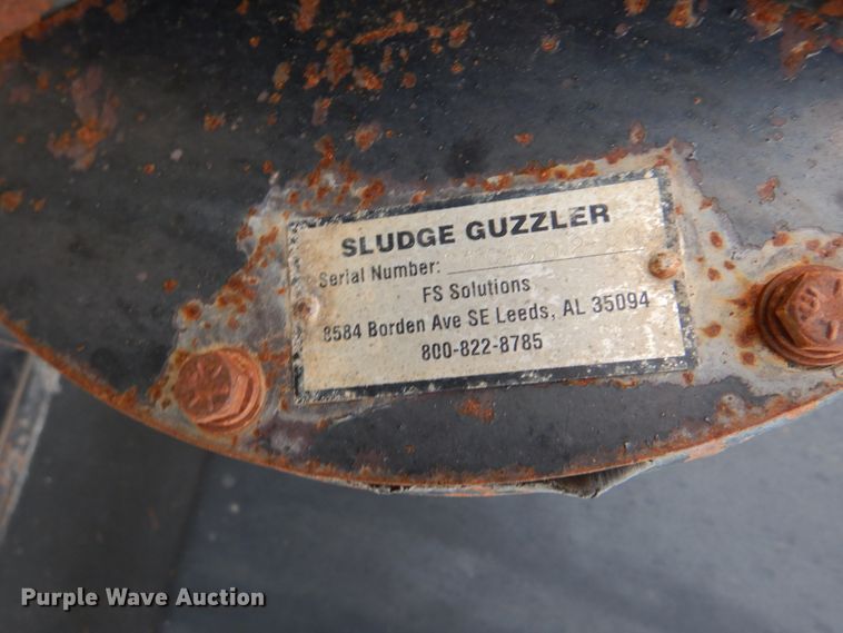 image for item HX9008 2015 Caterpillar CT660  vacuum truck