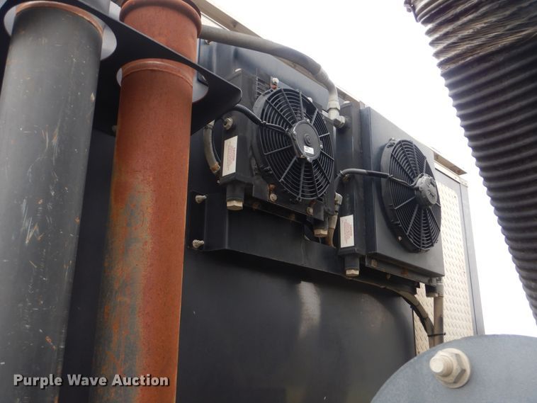 image for item HX9008 2015 Caterpillar CT660  vacuum truck