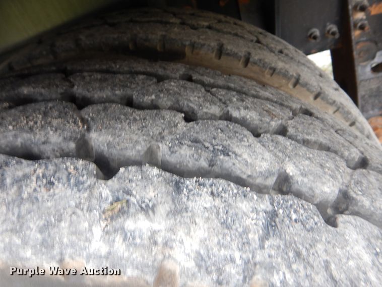 image for item HX9008 2015 Caterpillar CT660  vacuum truck