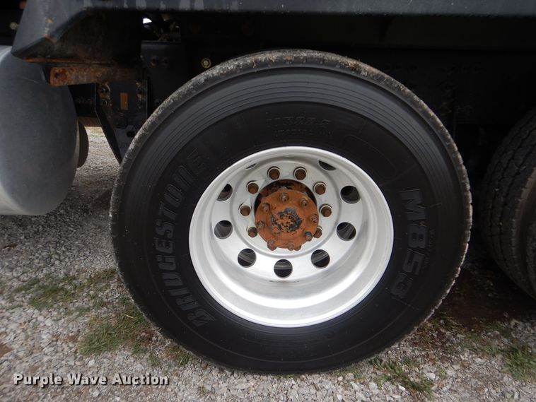 image for item HX9008 2015 Caterpillar CT660  vacuum truck