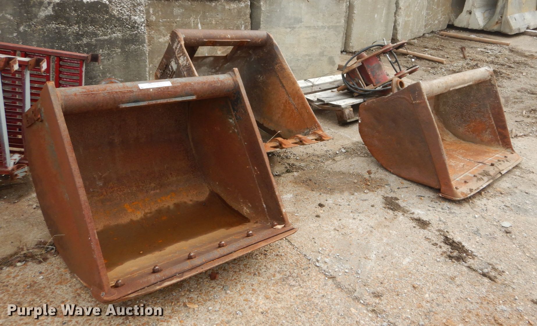 (3) WainRoy backhoe buckets in Overland, MO Item HV9521 sold