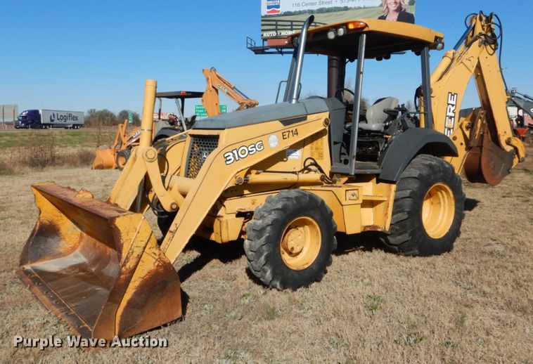 image for item DH0553 2006 John Deere 310SG  backhoe