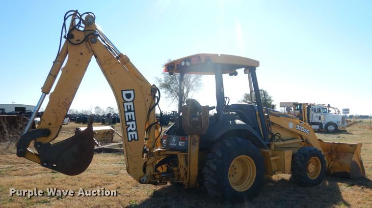 image for item DH0553 2006 John Deere 310SG  backhoe