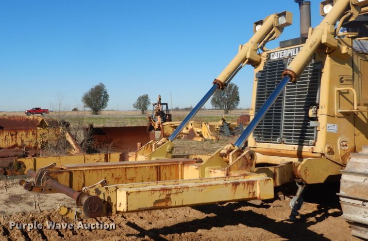 image for item DH0554 1998 Caterpillar D8R  cable plow