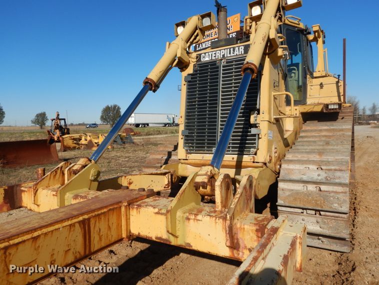 image for item DH0554 1998 Caterpillar D8R  cable plow