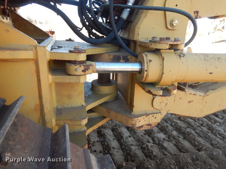 image for item DH0554 1998 Caterpillar D8R  cable plow