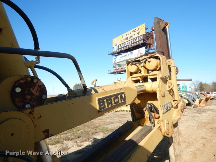 image for item DH0554 1998 Caterpillar D8R  cable plow