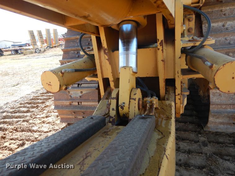 image for item DH0554 1998 Caterpillar D8R  cable plow