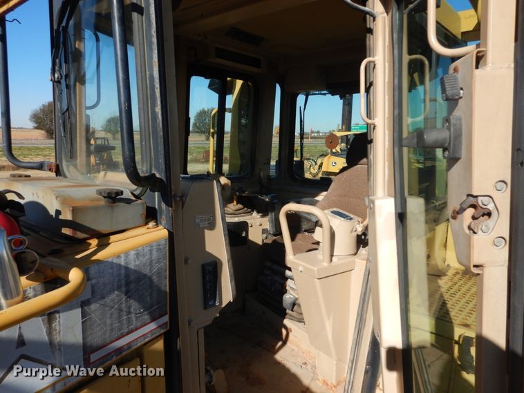 image for item DH0554 1998 Caterpillar D8R  cable plow